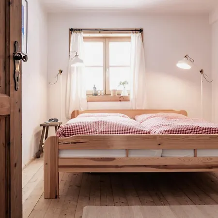 Berggasthaus & Resterhoehe イン